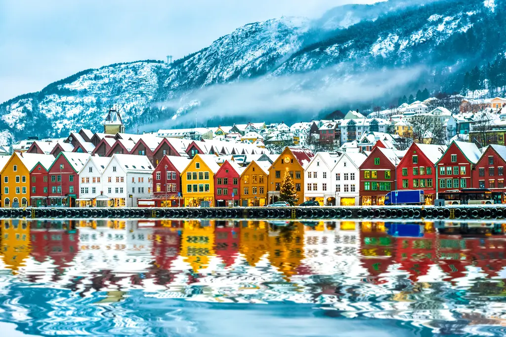 Bryggen in Winter – 4000 piece jigsaw puzzle on JigsawFusion