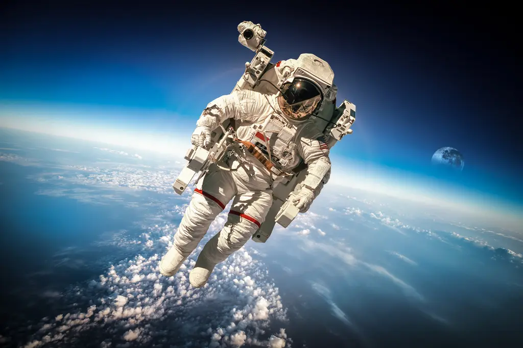 astronaut over earth – 4000 piece jigsaw puzzle on JigsawFusion