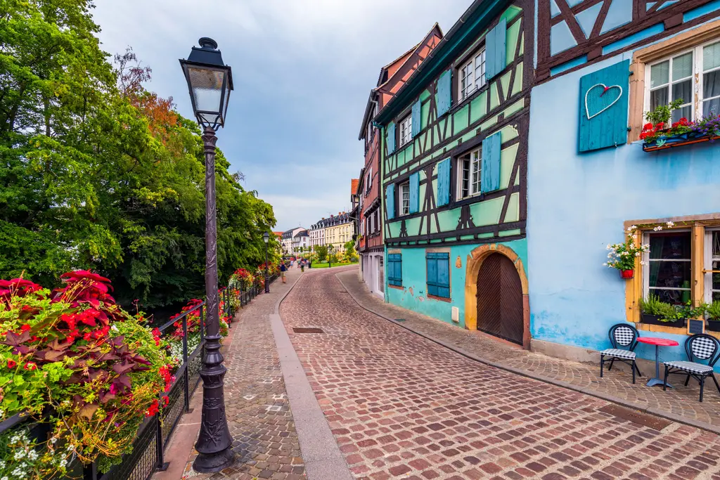 Colmar Old Town – 4000 piece jigsaw puzzle on JigsawFusion