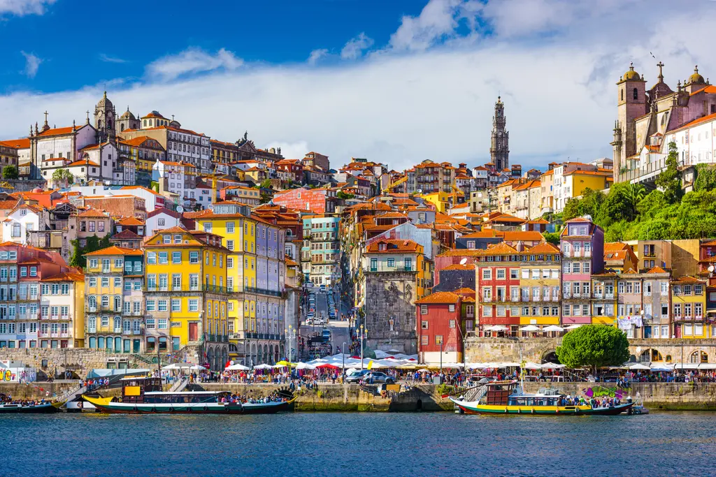 Porto Ribeira – 9500 piece jigsaw puzzle on JigsawFusion